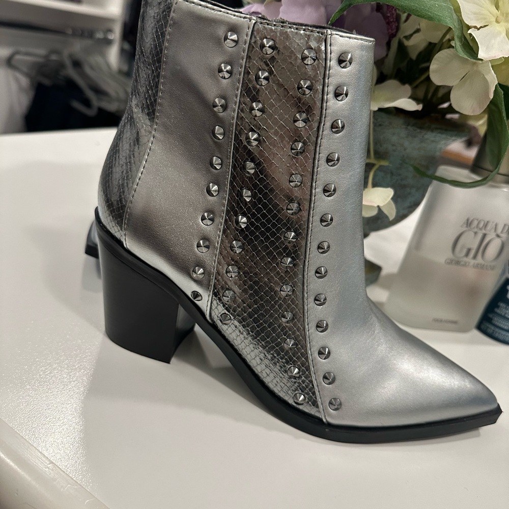 Nine West brand new booties